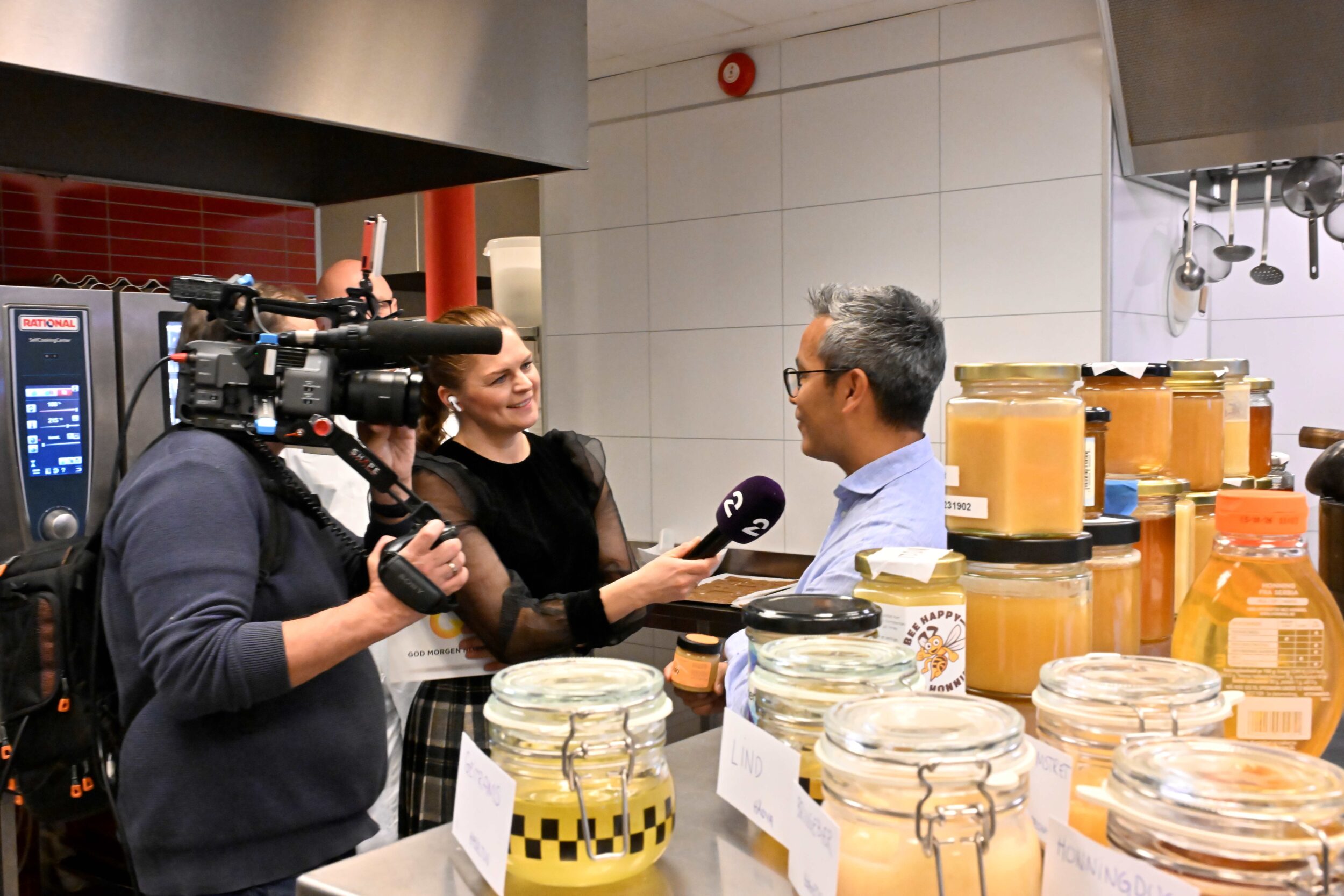 NM i Honning på TV2 God morgen Norge,  her Alexander Du Rietz